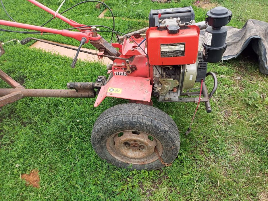 Продам мотоблок Зубр