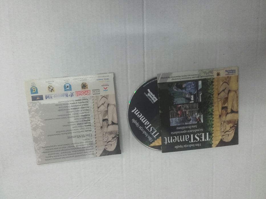 Płyty DVD z muzyką i filmami