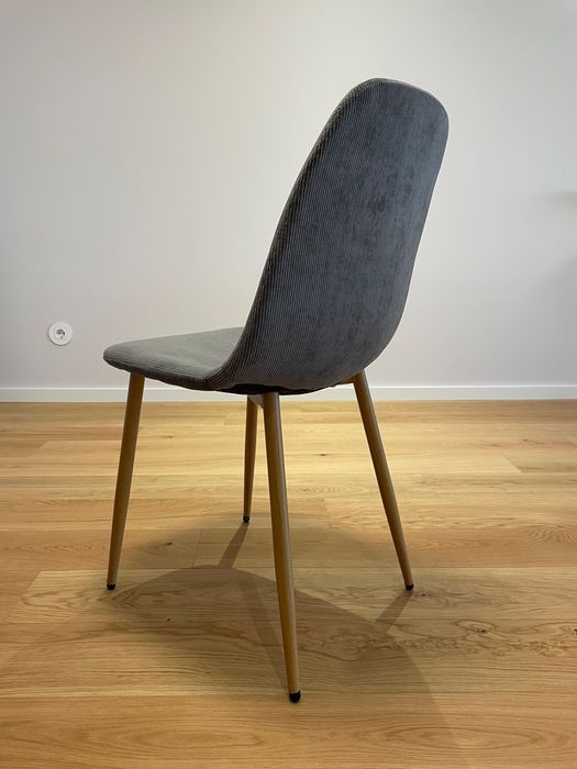 Conjunto de 4 cadeiras modernas - como novas