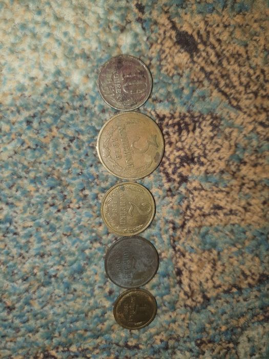 Продам монеты и жетон метро Киев