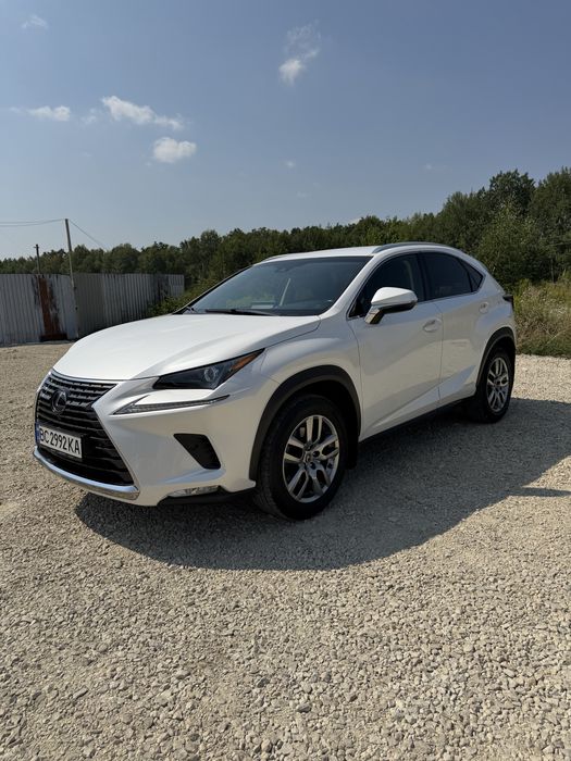 Lexus NX 300 h 2018рік офіційний автомобіль