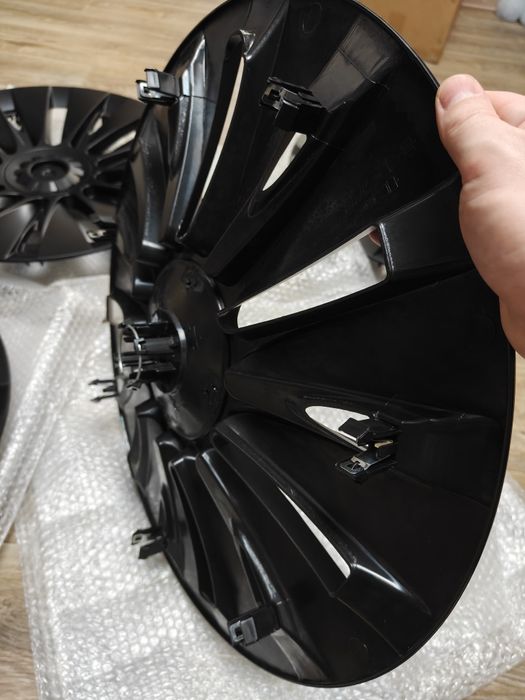 Ковпаки Tesla model Y R 19, комплект 4 шт