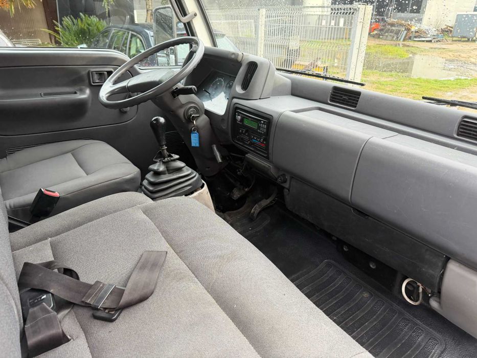 Nissan Cabstar plataforma elevatória 10mt