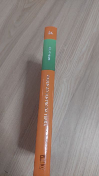 Livro " A viagem ao centro da terra"