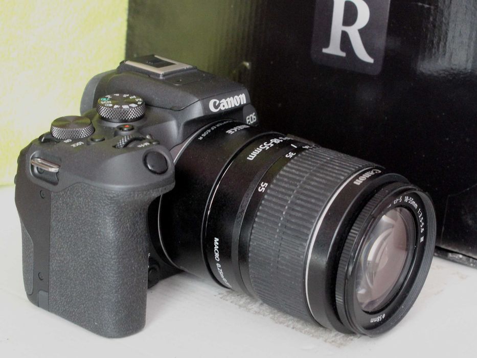 Продам цифровий бездзеркальний фотоапарат Canon R10