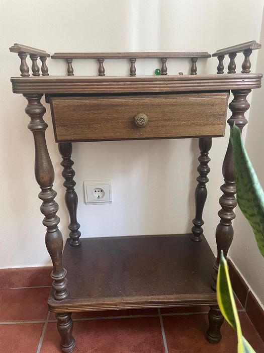 Vintage Set – Side Table and Shelf64552624336641121