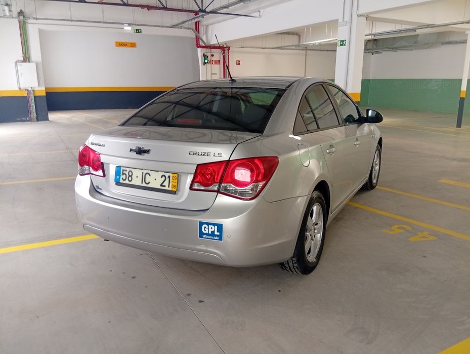 Chevrolet cruze ano 2009 gasolina e GPL