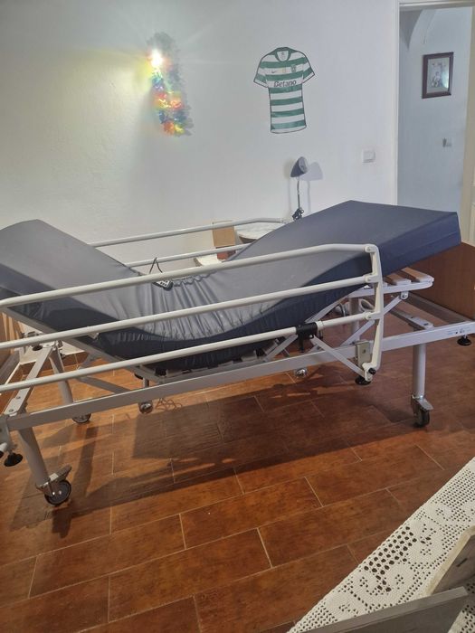 Cama eléctrica (seminova e com garantia))
