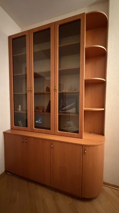 Продам       шкаф