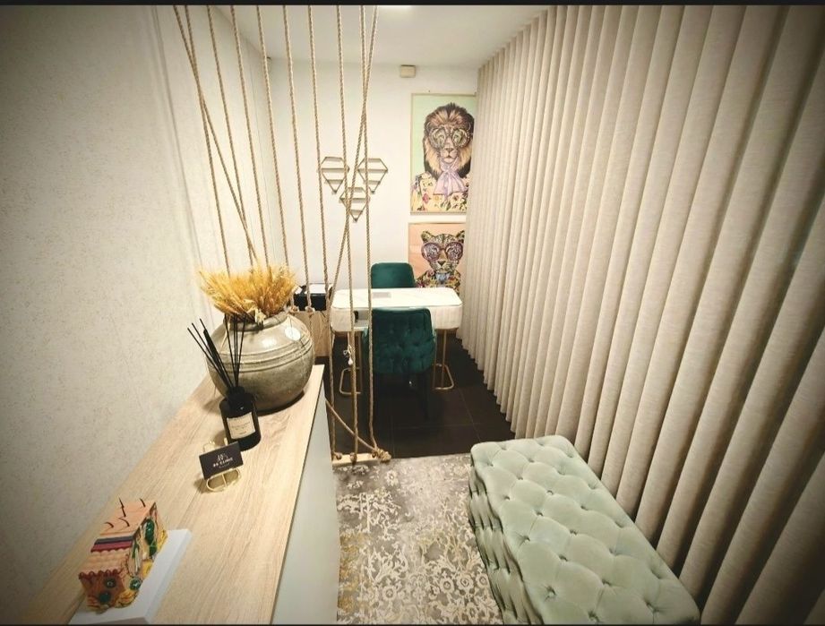 Mesa de manicure e pedicure