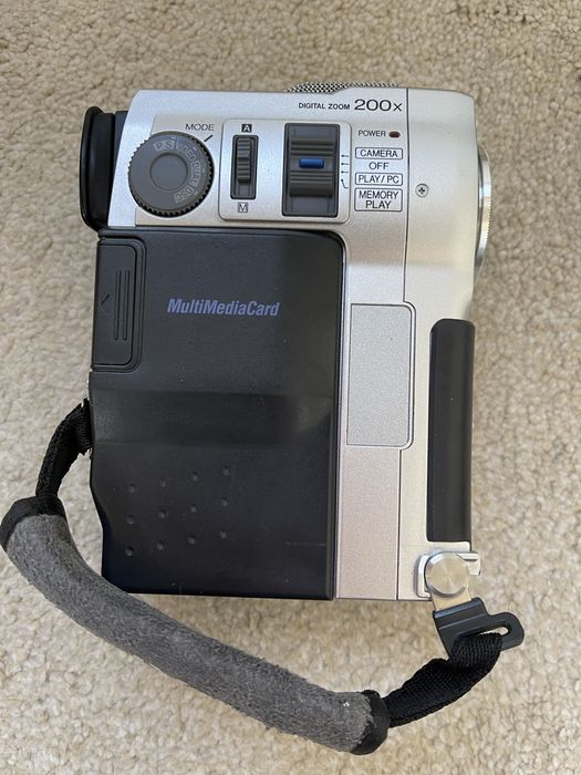 Відеокамера JVC