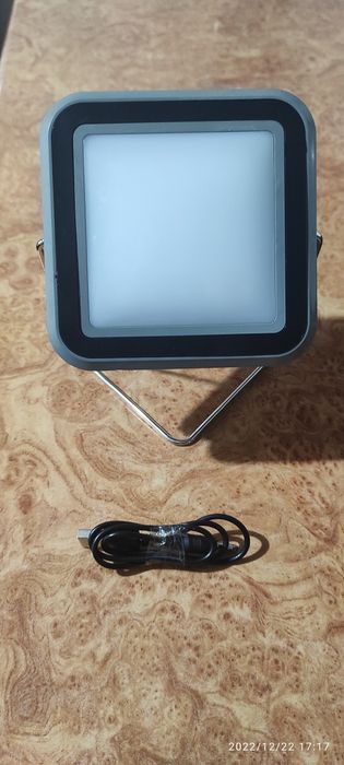 Лампа світильник фонарь на сонячній батареї