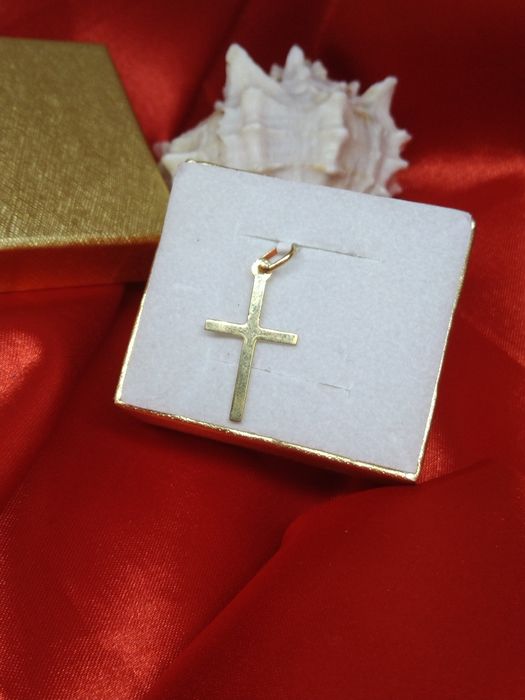 Piękny złoty wisiorek krzyżyk, złoto 333