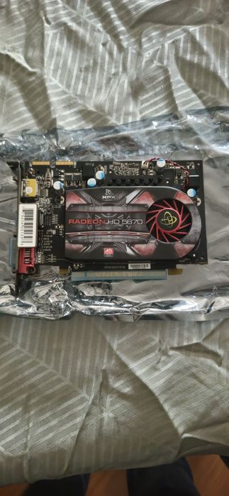 XFX ATI Radeon HD 5670 – Placa Gráfica 1GB – PCI-Express