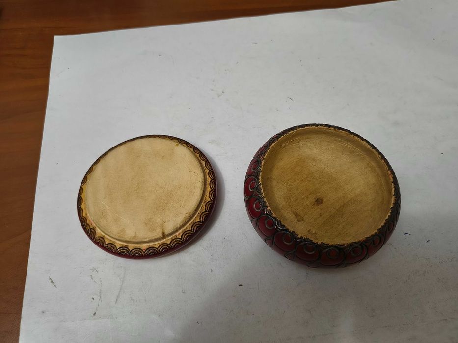 Szkatułka drewniana ciemno czerwona