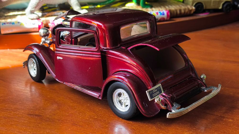 Машинка Ford Coupe 1932 1/24 Motormax
