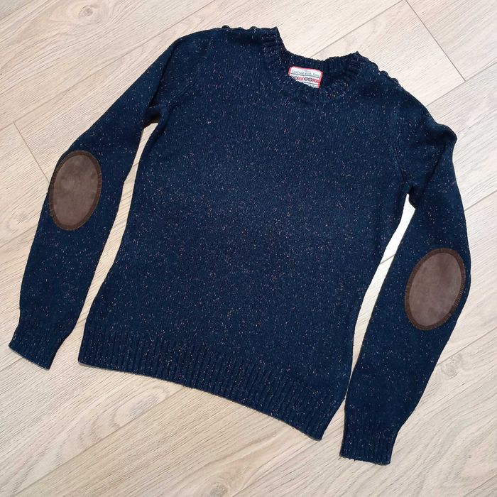 Sweter chłopięcy granatowy z łatami na łokciach r 140 cm