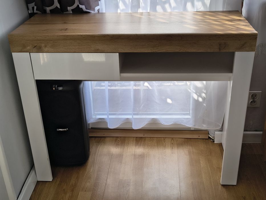 Sprzedam toaletkę z lustrem