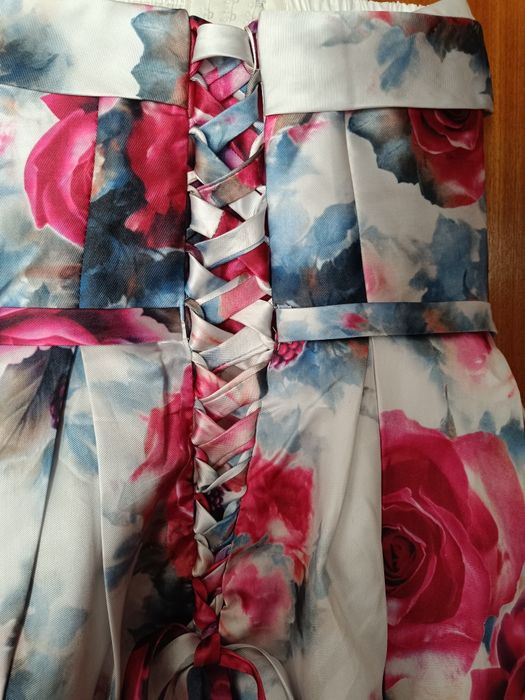 Vestido de cerimónia em cetim