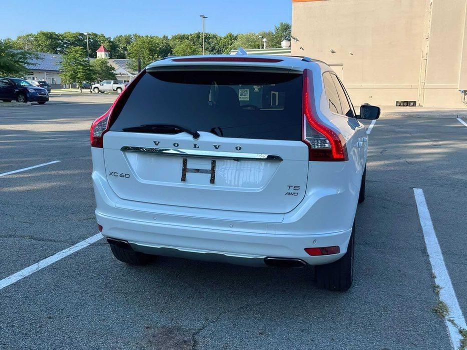 Volvo XC60      2015