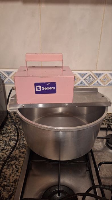 Panela Elétrica de Brigadeiros