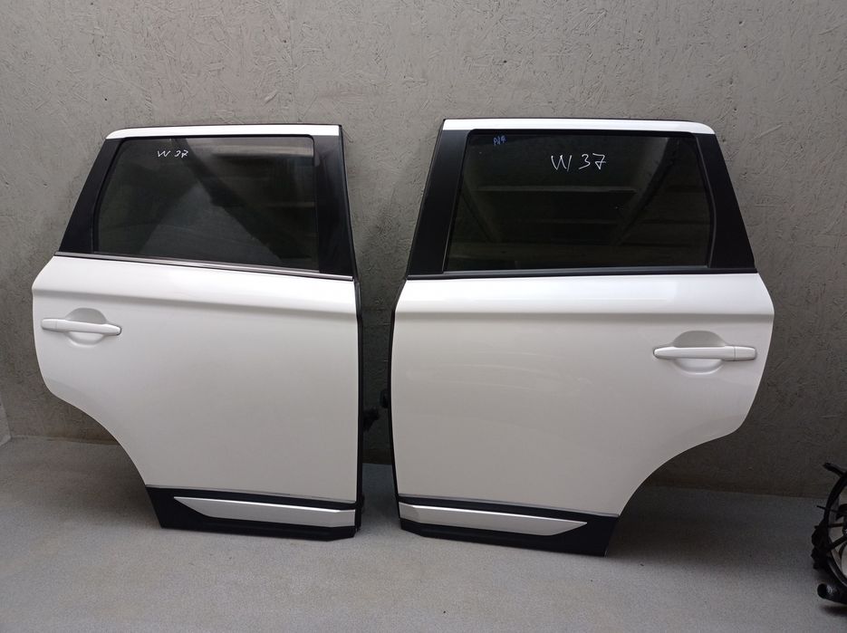 Mitsubishi Outlander 3 двері біла перла W13 розборка 15-21р оригінал