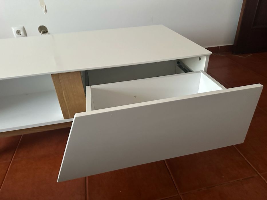 Vendo móvel TV novo
