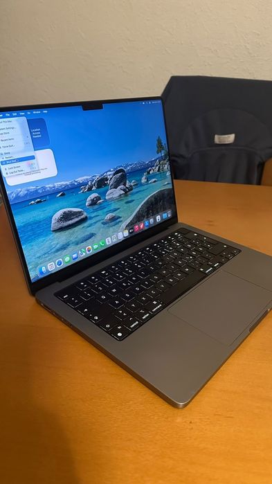 MacBook Pro 14",