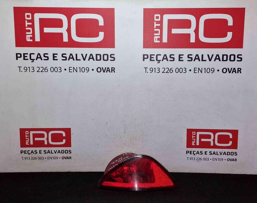 Farolim Nevoeiro Trás Direito 8200776121 - RENAULT CLIO III