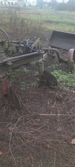 Плуг ПЛ 3-35  ^ труженік"