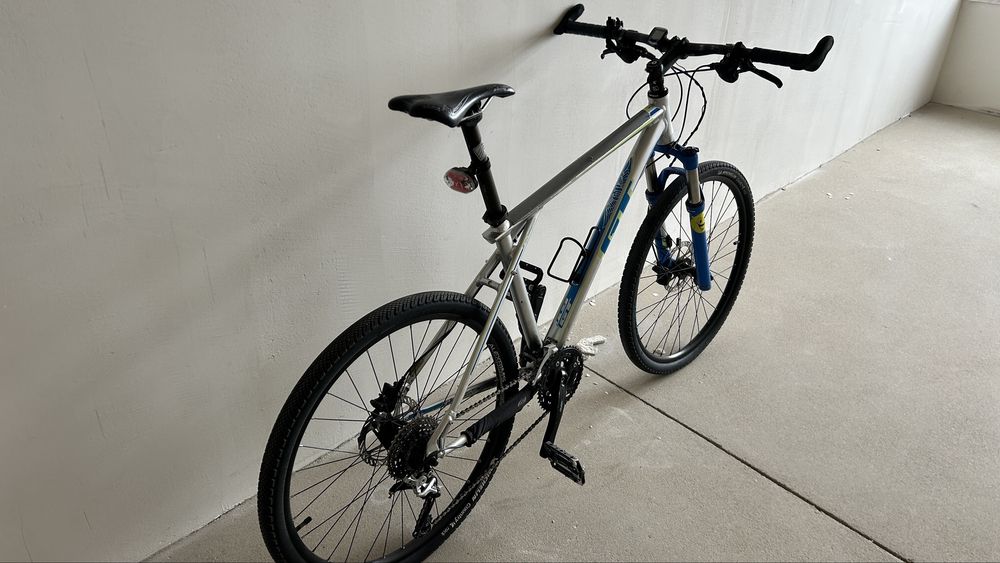 Продам велосипед GT Avalanche 1.0, 26 колеса, deor/xt/rockshox