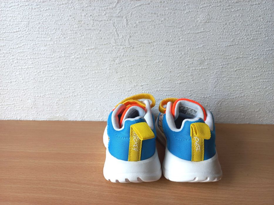 Класні кросівки Adidas 20 р. устілка 12,5 см.