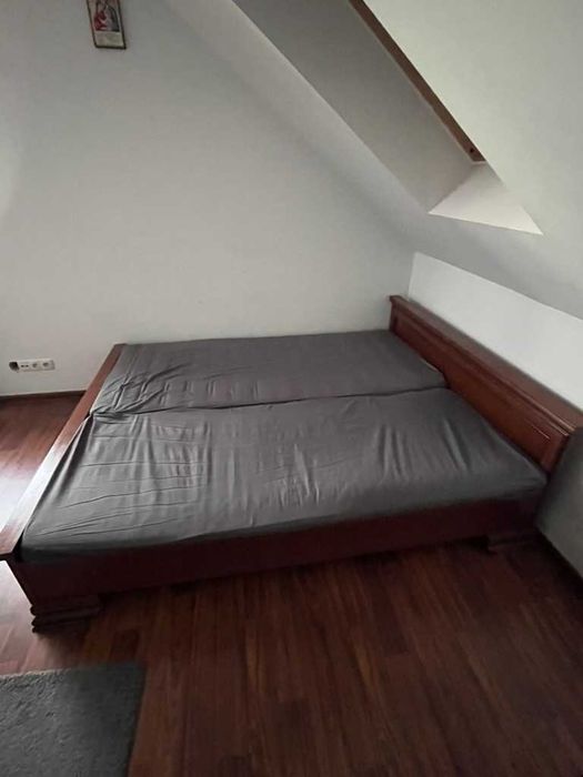 Łóżko małżeńskie ciemne drewno
