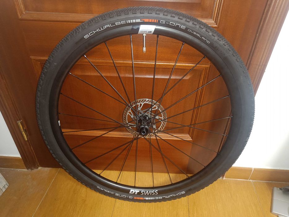 Rodas Gravel DT Swiss G1800 com Schwalbe G-one Overland 50c