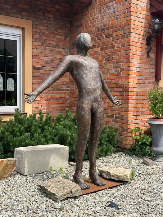 Rzeżba do Ogrodu,  Salonu,  wysokość 190 cm.  " Otwartość "