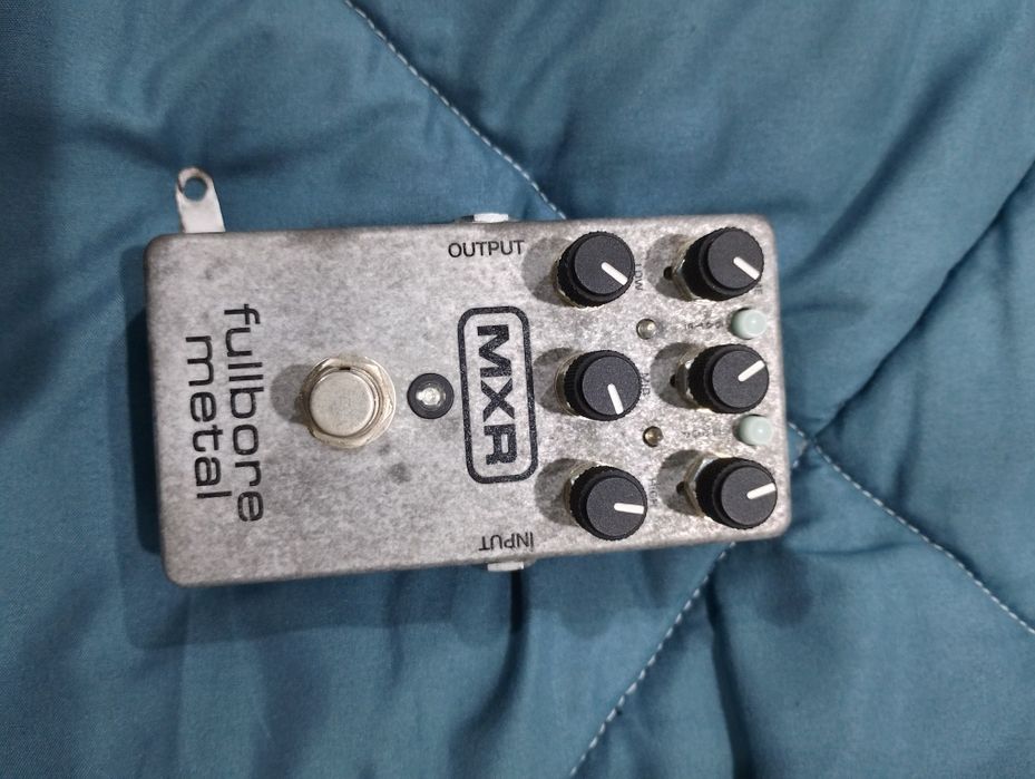 Pedais de guitarra bom  estado