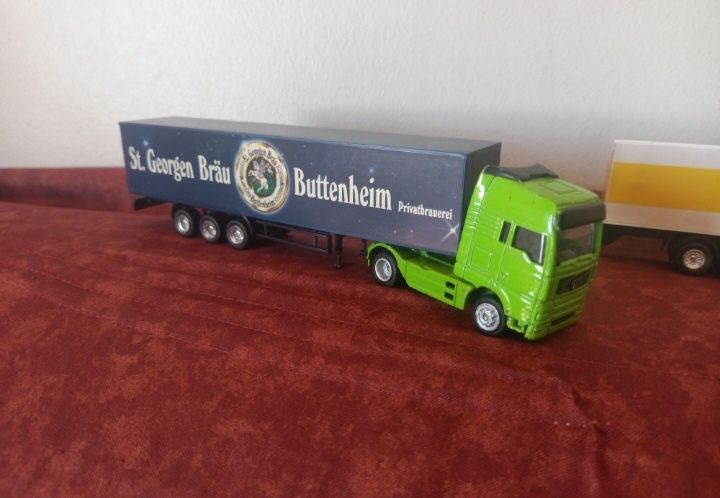 Conjunto 4 camiões escala 1:87