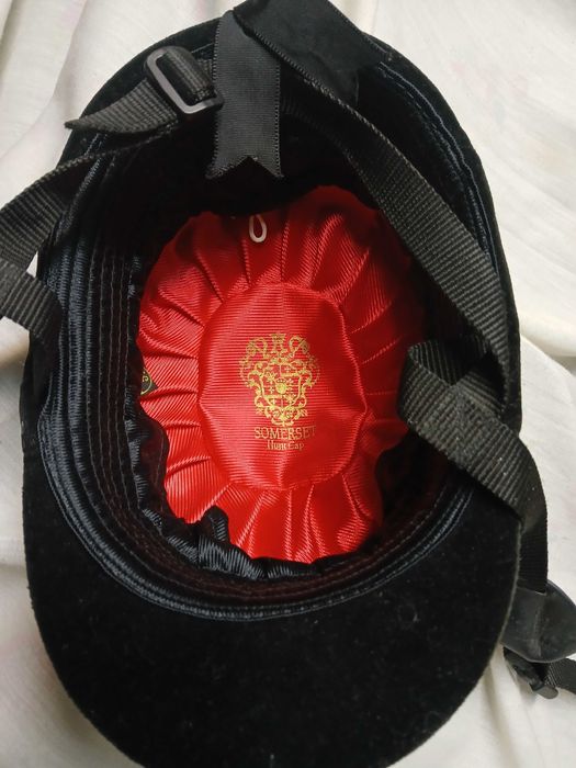 Botas e capacete Toque para equitação