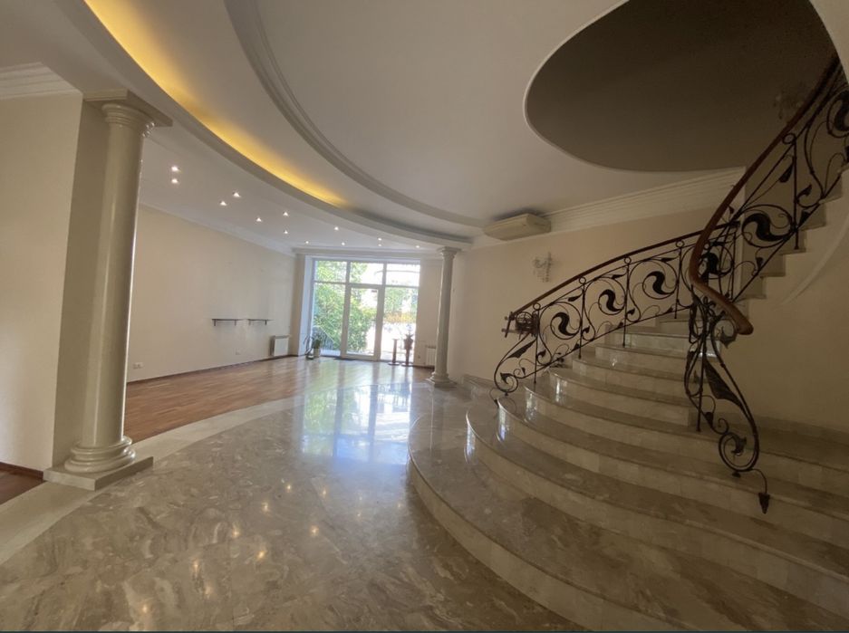 Дом по адресу ул. Спортивная (площадь 800 м²) - Atlanta.ua - фото 4