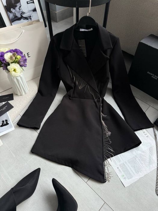 Стильний нарядний комбінезон з шортами