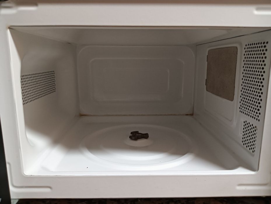 micro-ondas com poucos uso