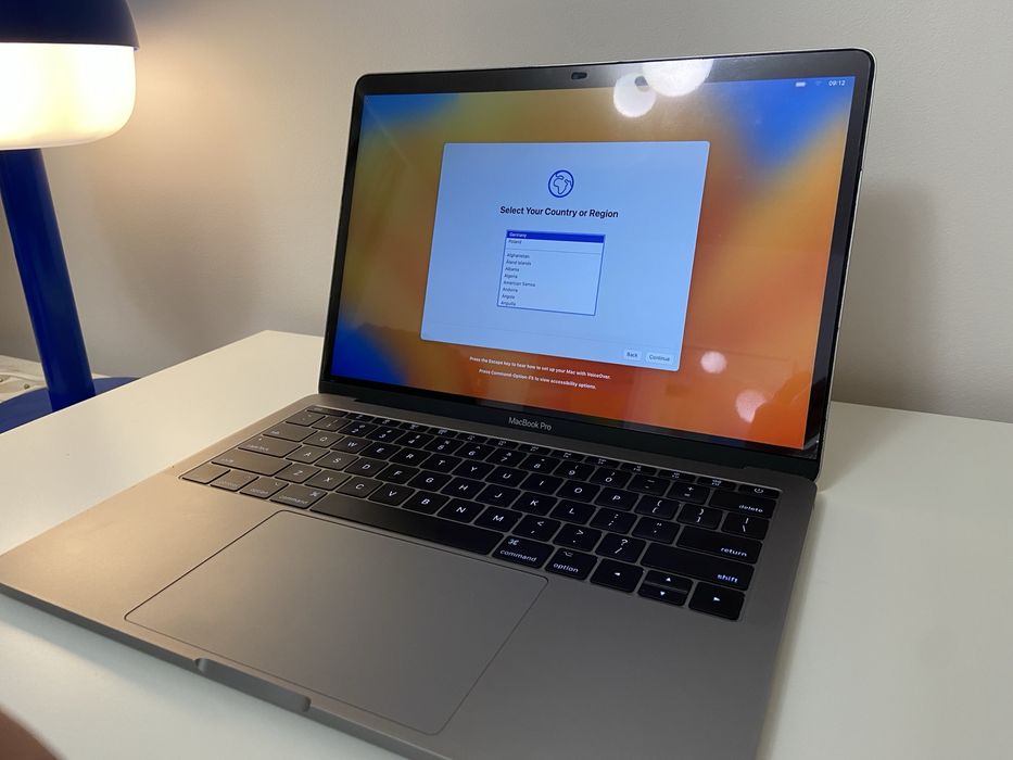 Macbook Pro 2017 13” 8GB 250GB
