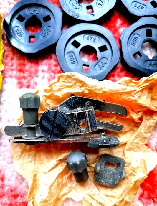 диски для смены прошивки и  приставка зигзаг для швейной машинки