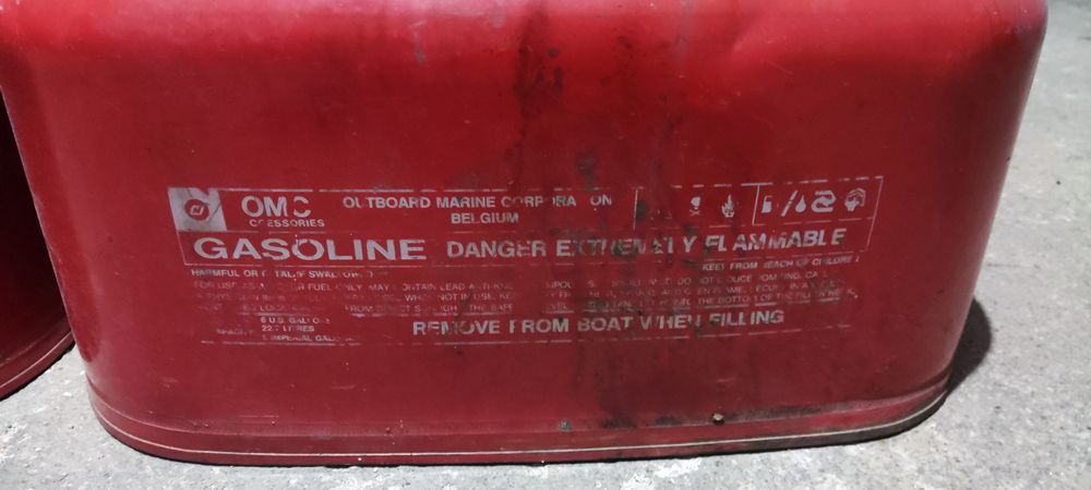 2 Depósitos  gasolina barco