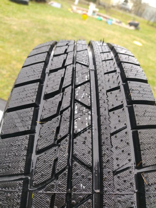 Nowe opony z alufelgami 15