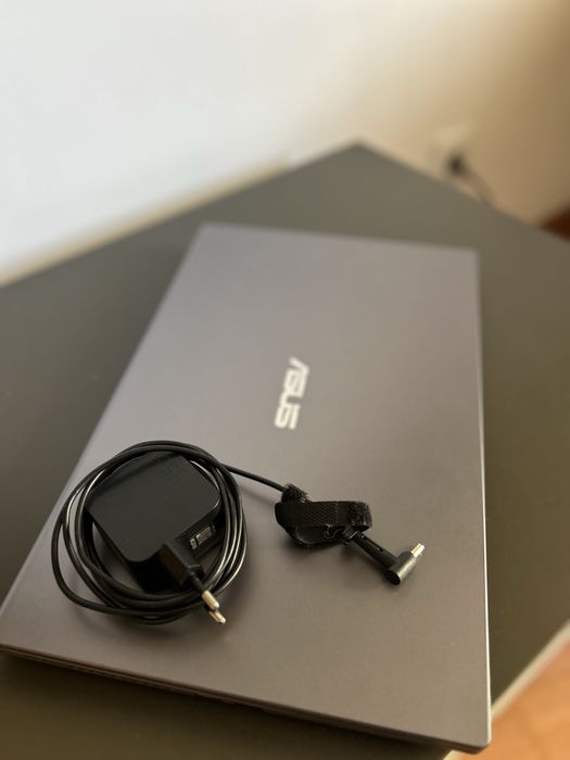 Portátil ASUS 15.6” FHD