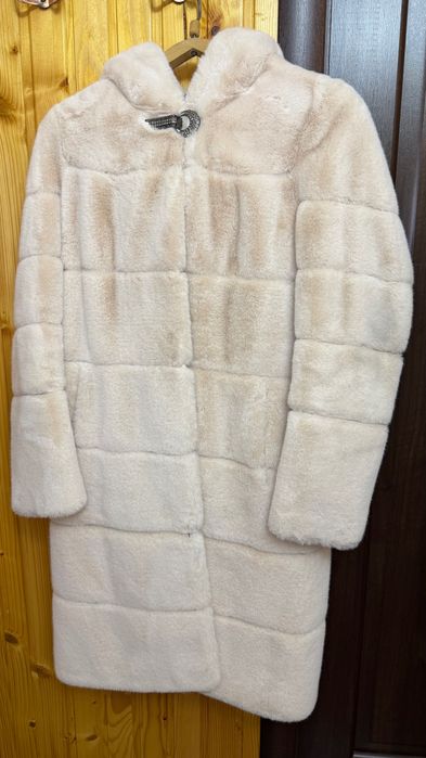 Стильна еко-шубка трансформер