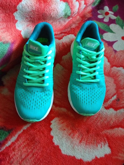 Продам кросівки Nike