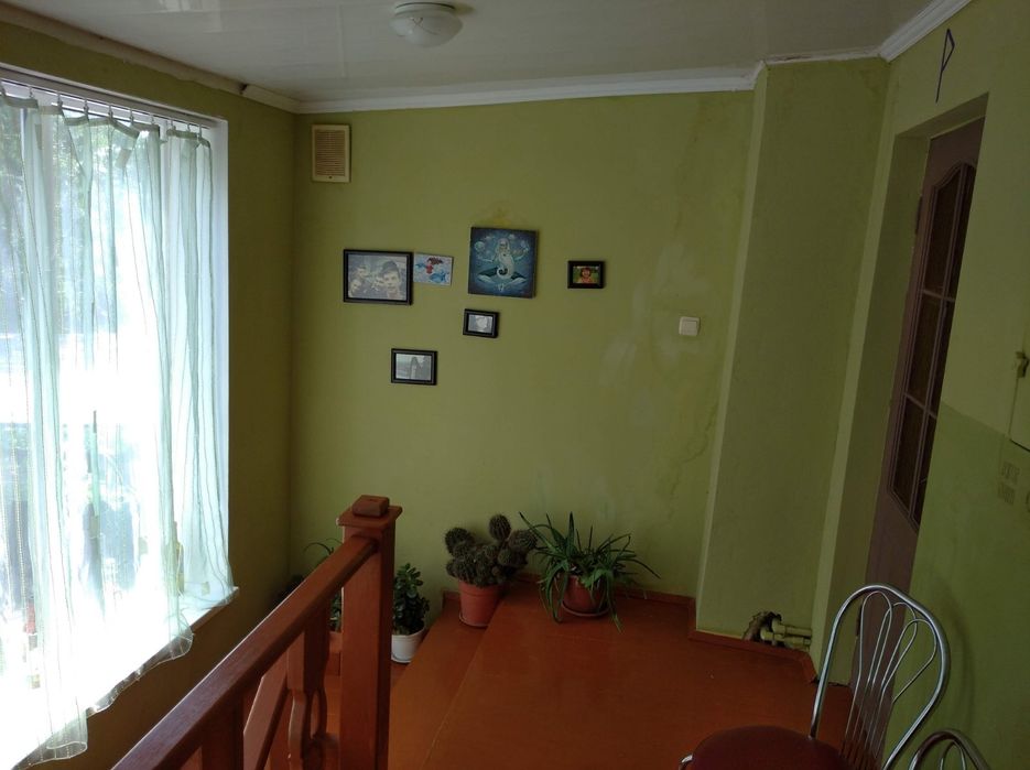 Продам двох поверховий будинок