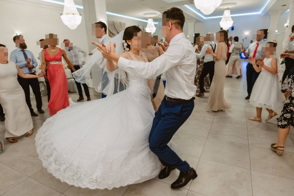 Przepiękna suknia ślubna